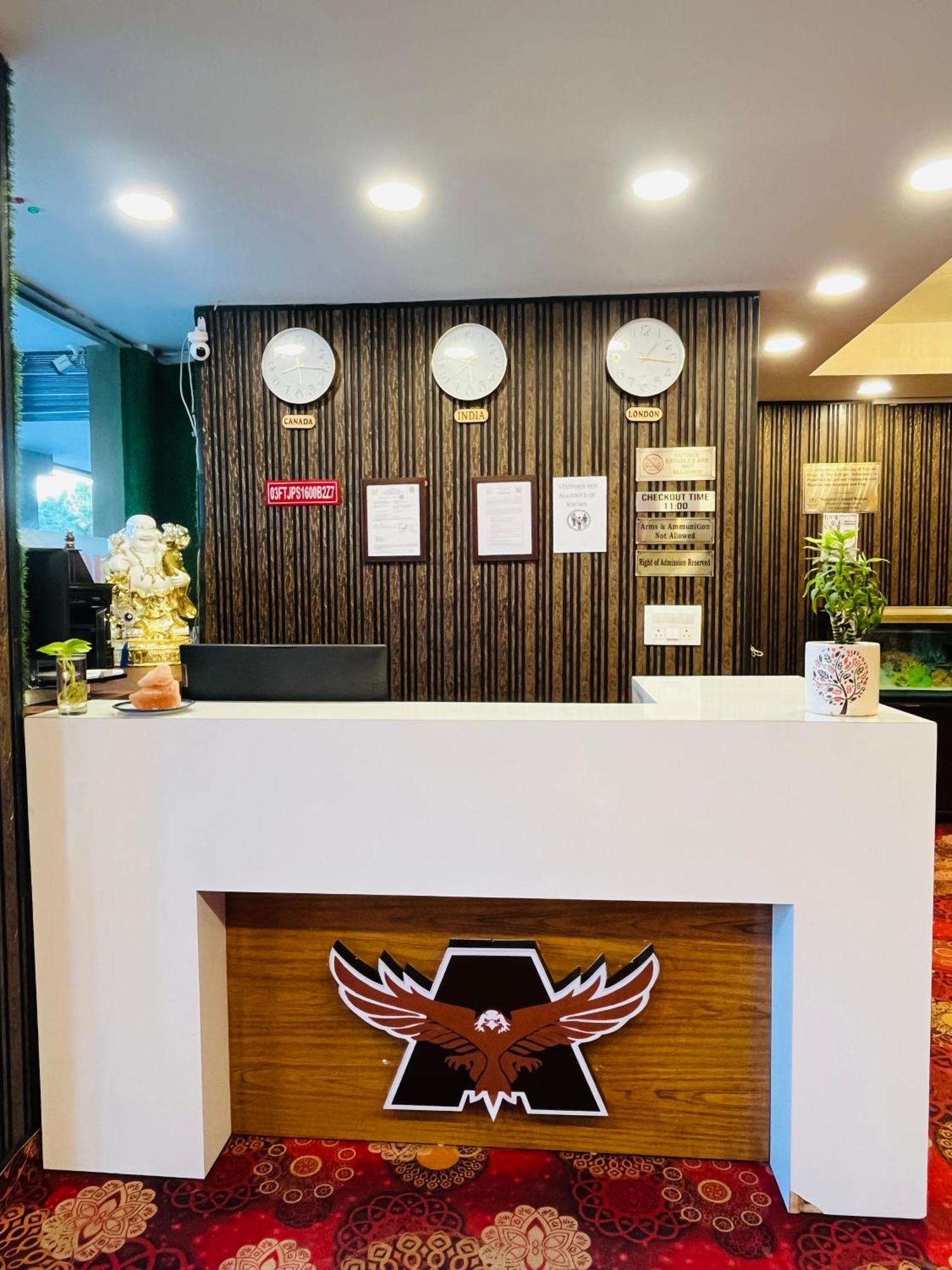 Affluence Hotel Kharar エクステリア 写真