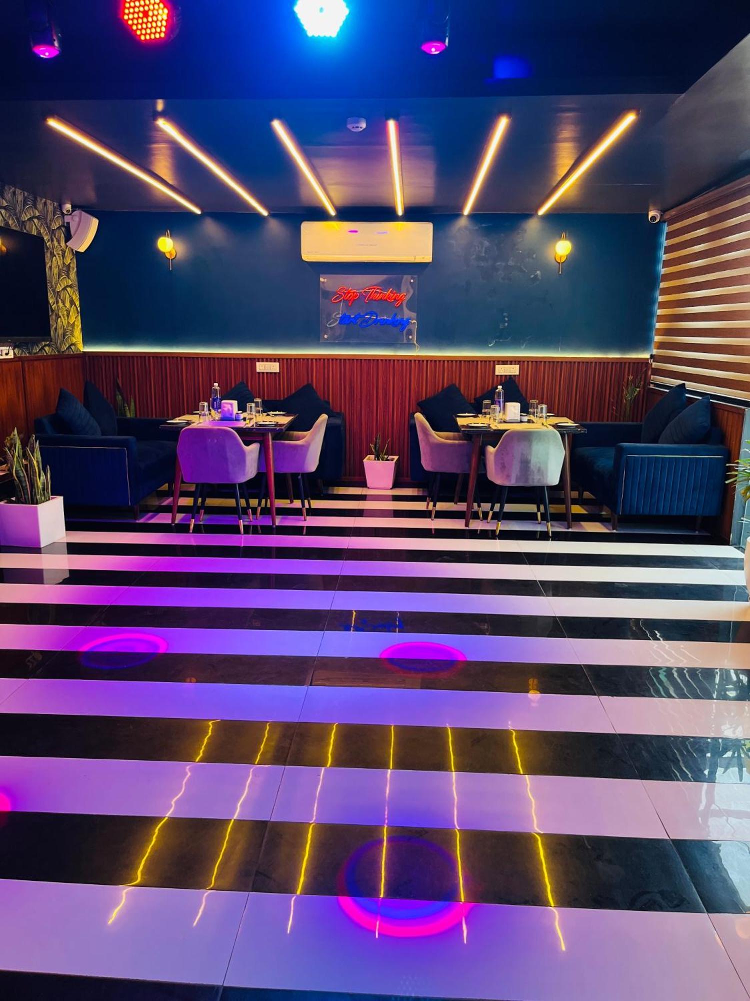 Affluence Hotel Kharar エクステリア 写真